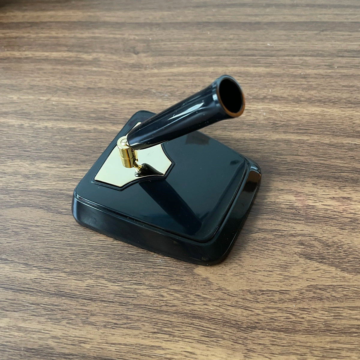 Platinum Desk Pen Base without Pen