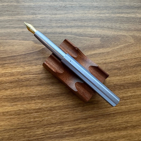 Tom's Studio Studio Pocket Fountain Pen Lilac Posted
