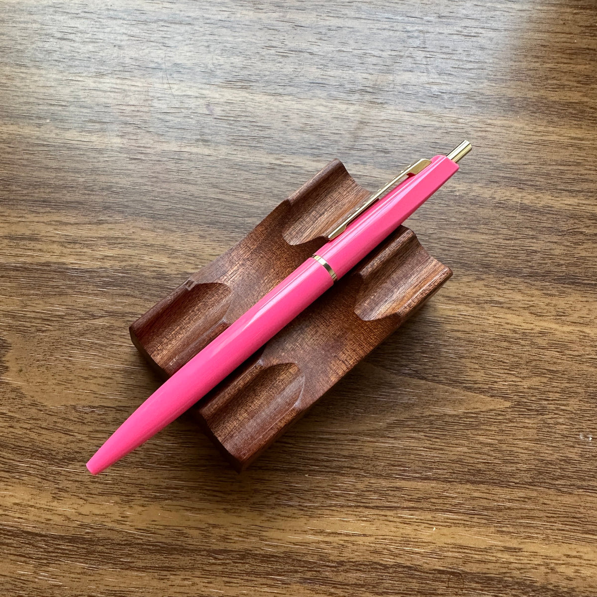 Anterique .5mm Ballpoint Pen Cherry Pink