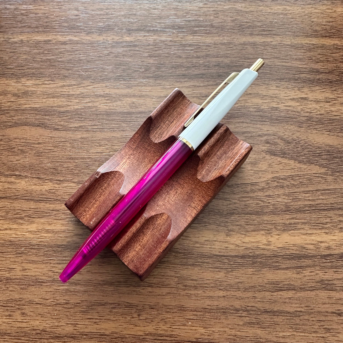 Anterique .5mm Ballpoint Pen White + Clear Purple