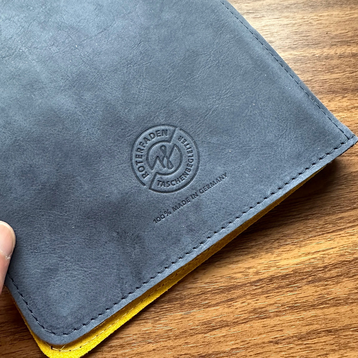 Roterfaden Taschenbegleiter SO_22 A5 Leather Imprint