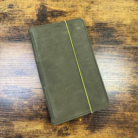 Roterfaden TGS_25 Special Edition A5 Slim Green with Light Green Elastic