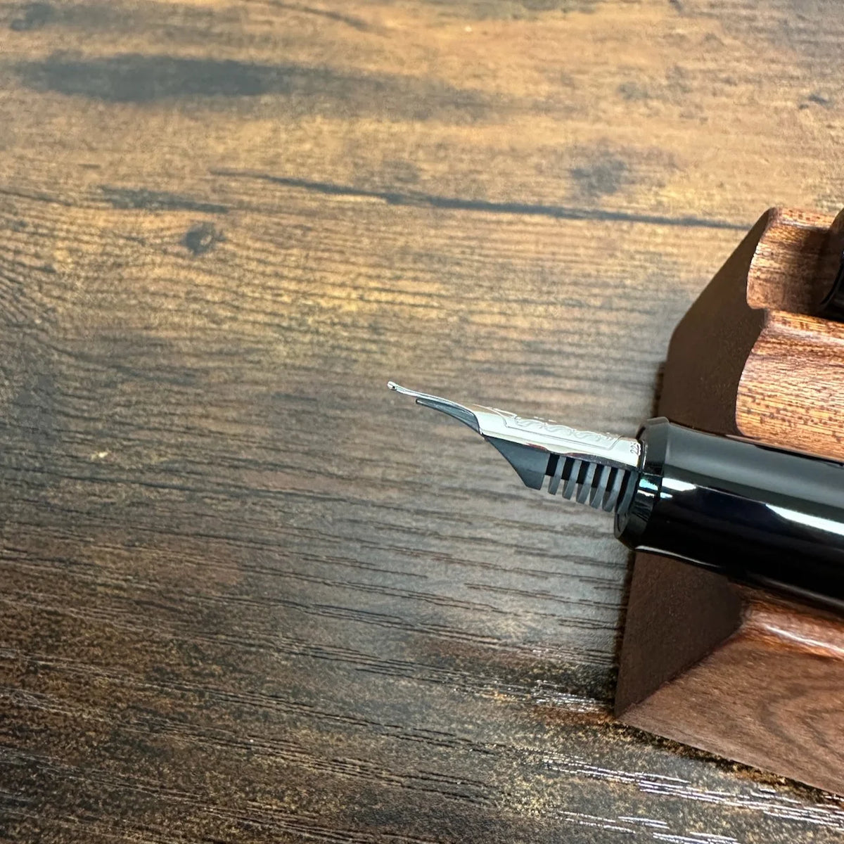 Pilot Custom 912 Fountain Pen Waverly Nib Side View