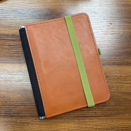 Roterfaden Taschenbegleiter LTD_020 A5 with Tan Leather Cover