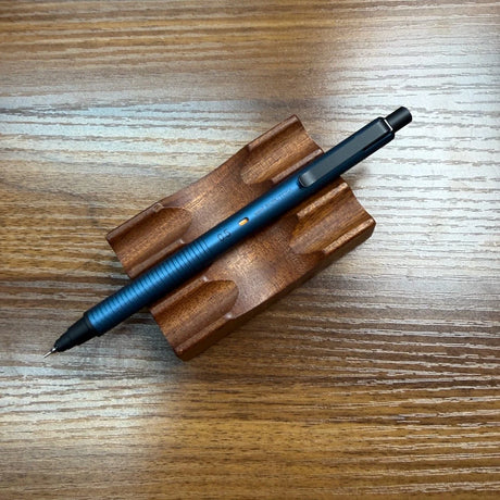 Uni Kuru Toga Mechanical Pencil / Metal