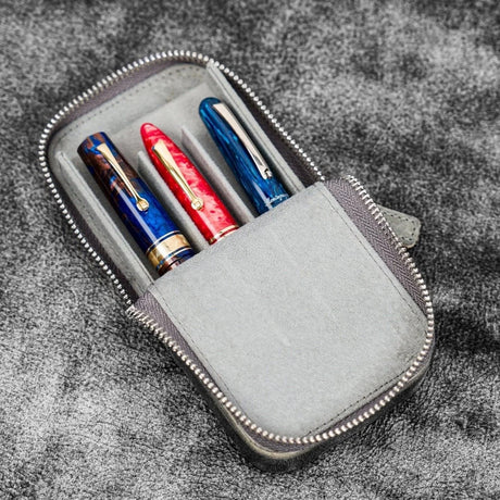 Galen Leather Magnum Opus 3-Slot Pen Case with Removable Tray (Zipper)