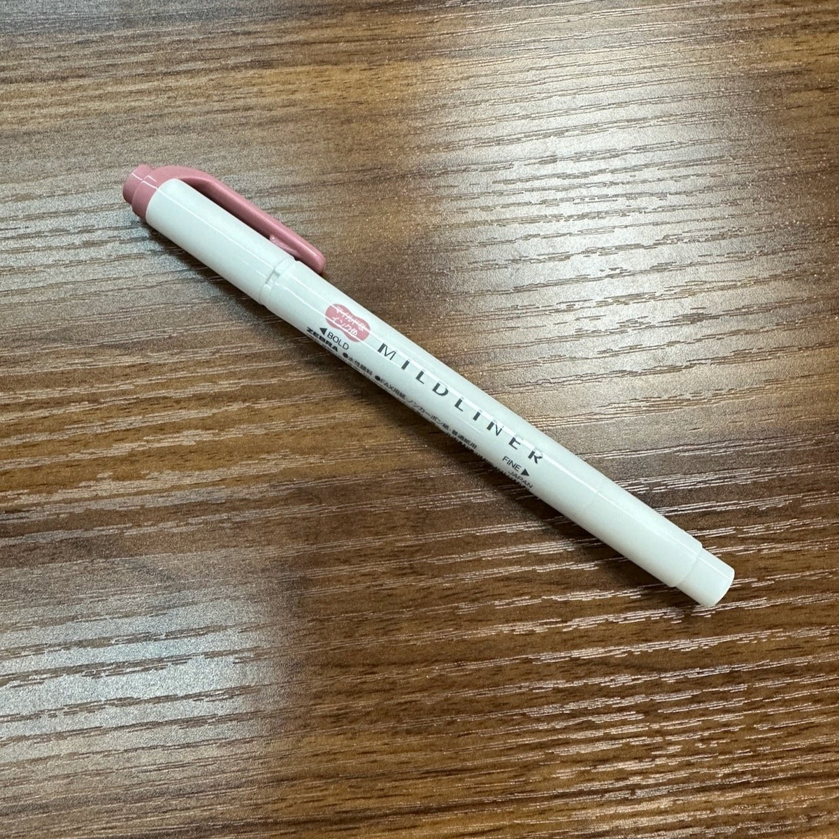 Zebra Mildliner highlighter with bold and fine tips in Smoke Red (MSR)
