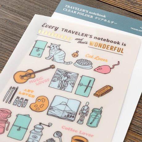 TRAVELER'S Company 2027 Plastic Folders Standard Artwork Close-Up