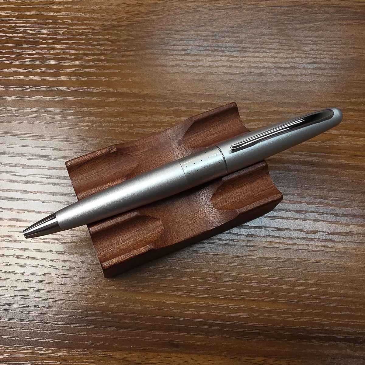 Pilot Metropolitan Fountain Pen Silver Dot