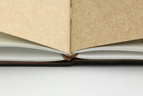 TRAVELER'S Notebook Connecting Rubber Bands Refills in Use View 2
