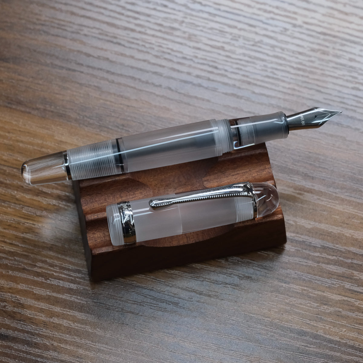 Opus 88 Jazz Demonstrator Fountain Pens Clear Acrylic Uncapped