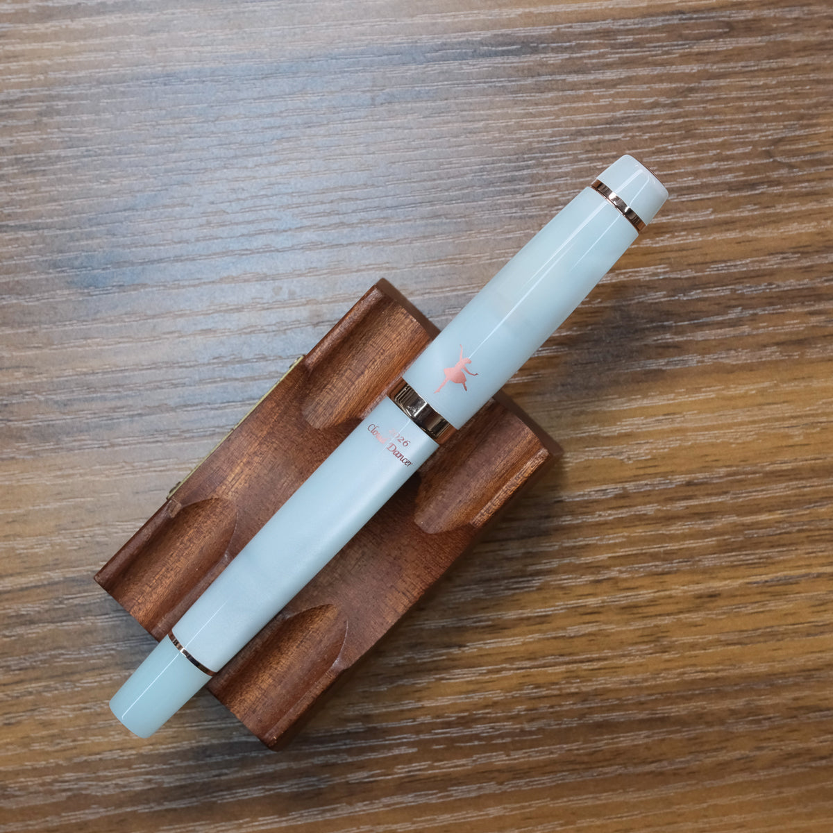 Opus 88 Harmony Fountain Pen Cloud Dancer Logo Display