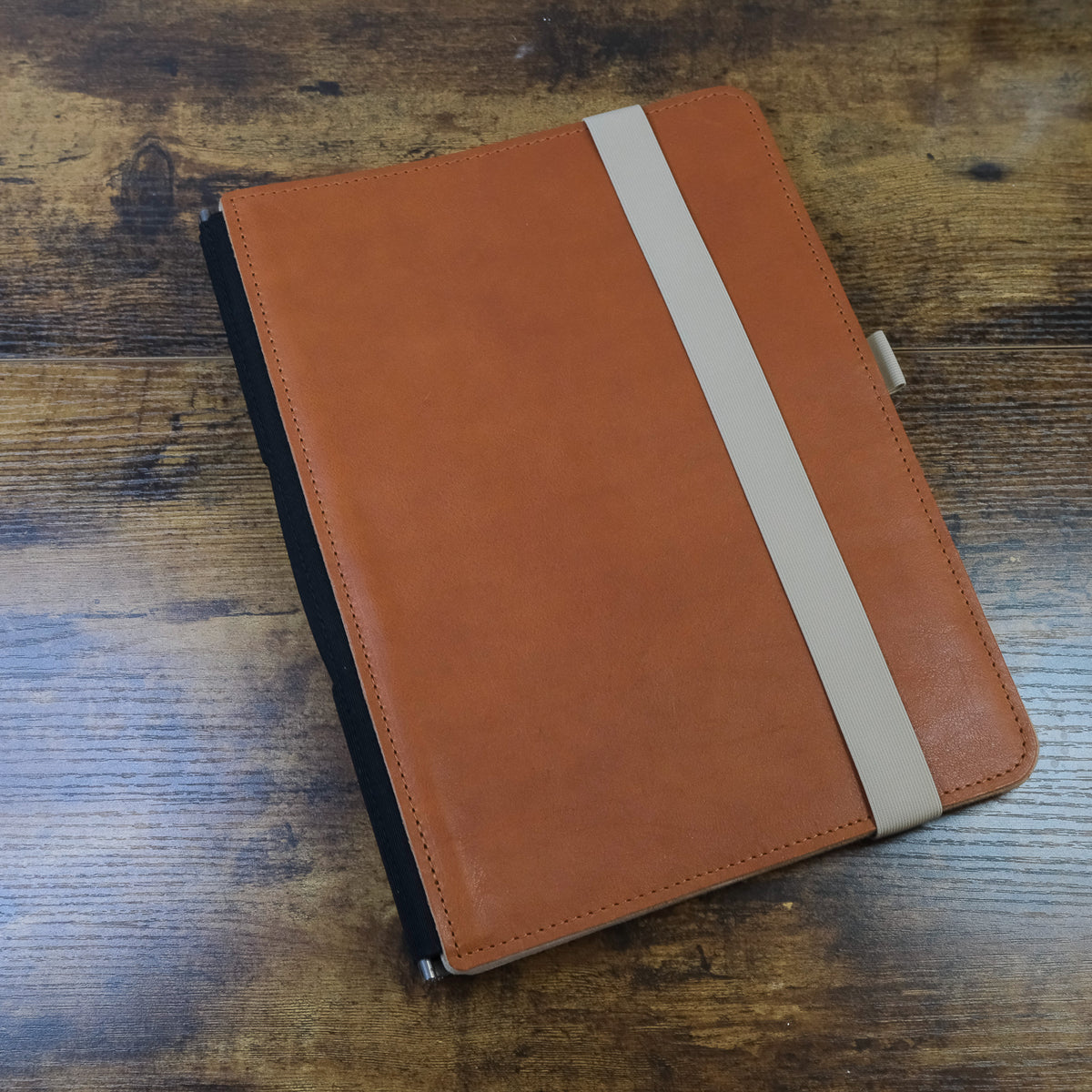 Roterfaden Taschenbegleiter LTD_038 A4 Portfolio in Brown Leather