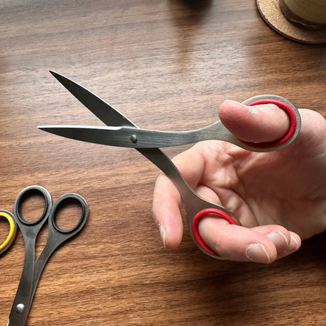 Allex S-165F Scissors Stainless in hand