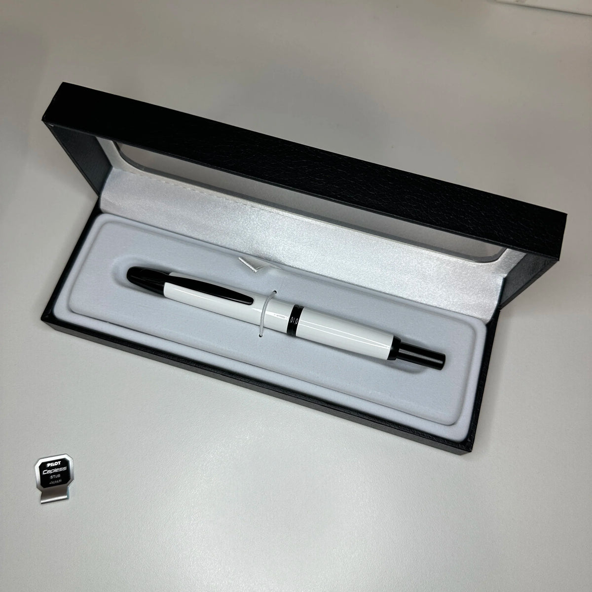 Pilot Vanishing Point Capless Fountain Pen White with Black Trim