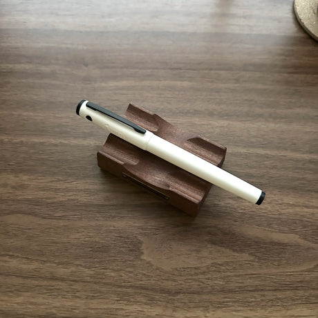 Pilot Explorer Fountain Pens White