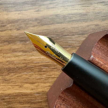Tom's Studio Specialty Nib Photo