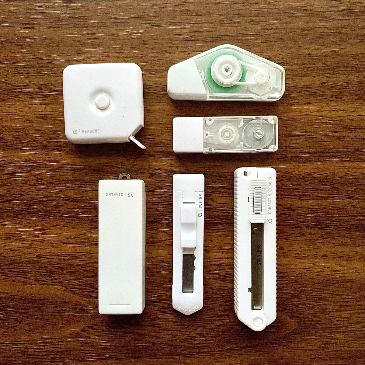 Midori XS Stationery Kit White Components on table