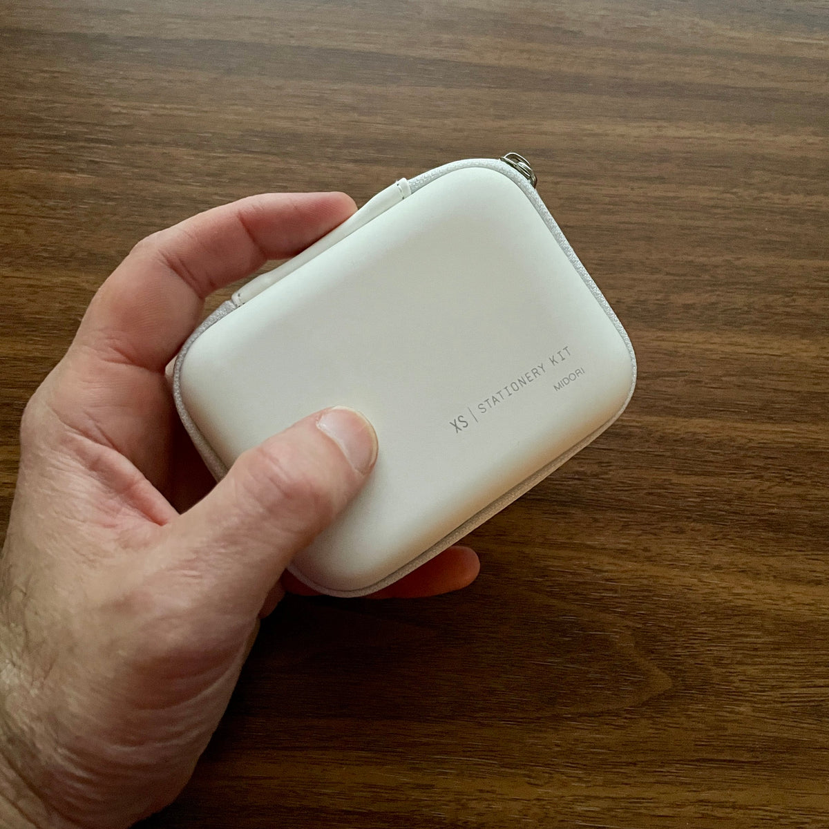 Midori XS Stationery Kit White In Hand