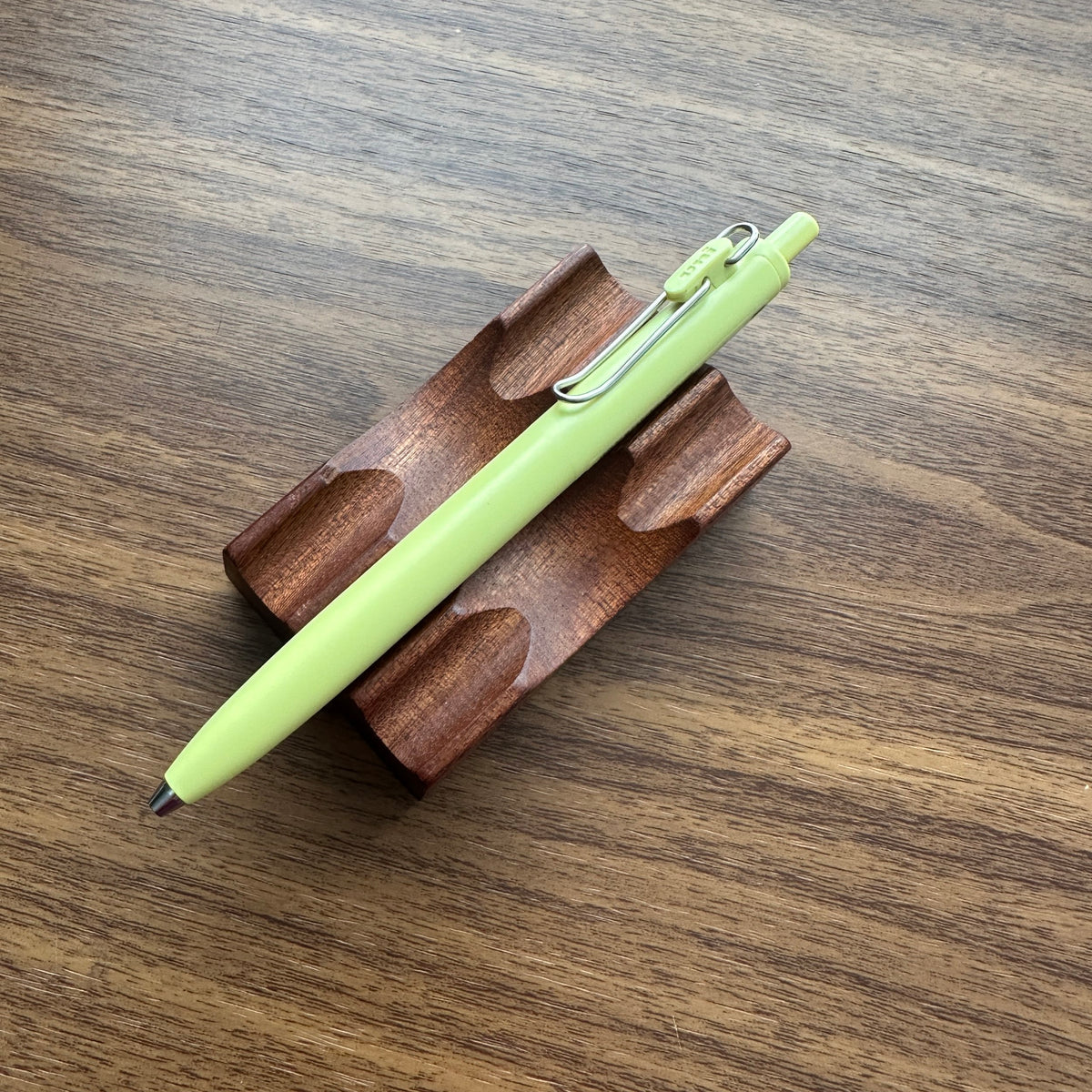 Uni-ball One F Series Gel Pen / Standard