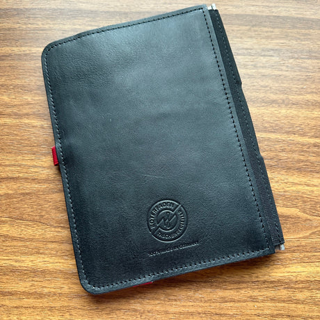 Roterfaden Taschenbegleiter LTD_022 Black Leather Rear Imprint