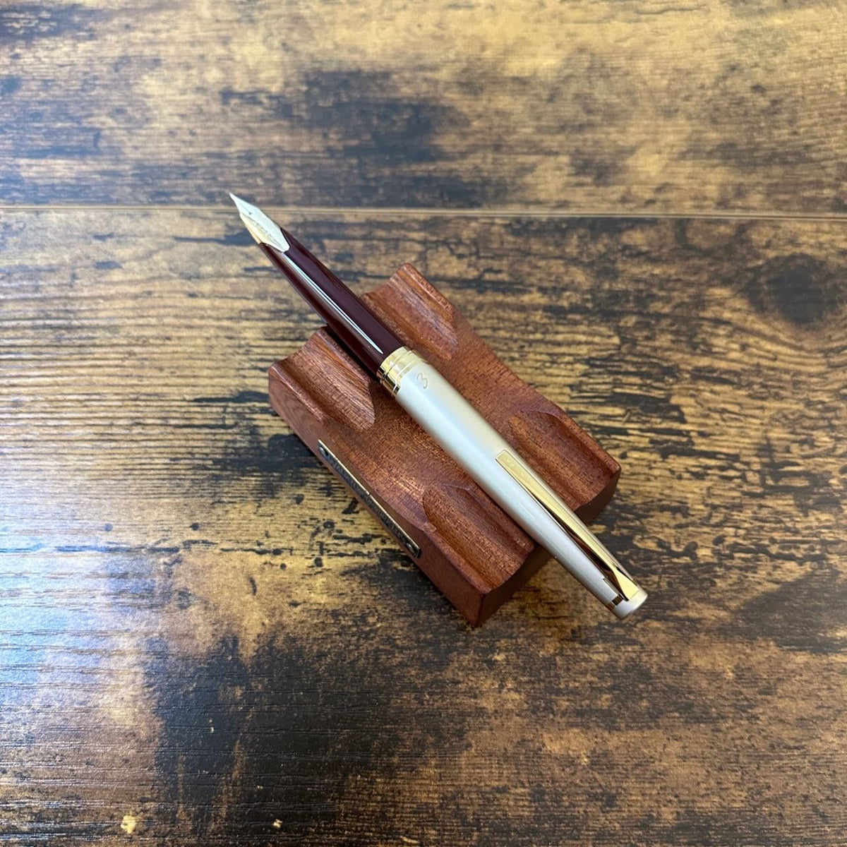 Pilot E95S Fountain Pens Burgundy Uncapped
