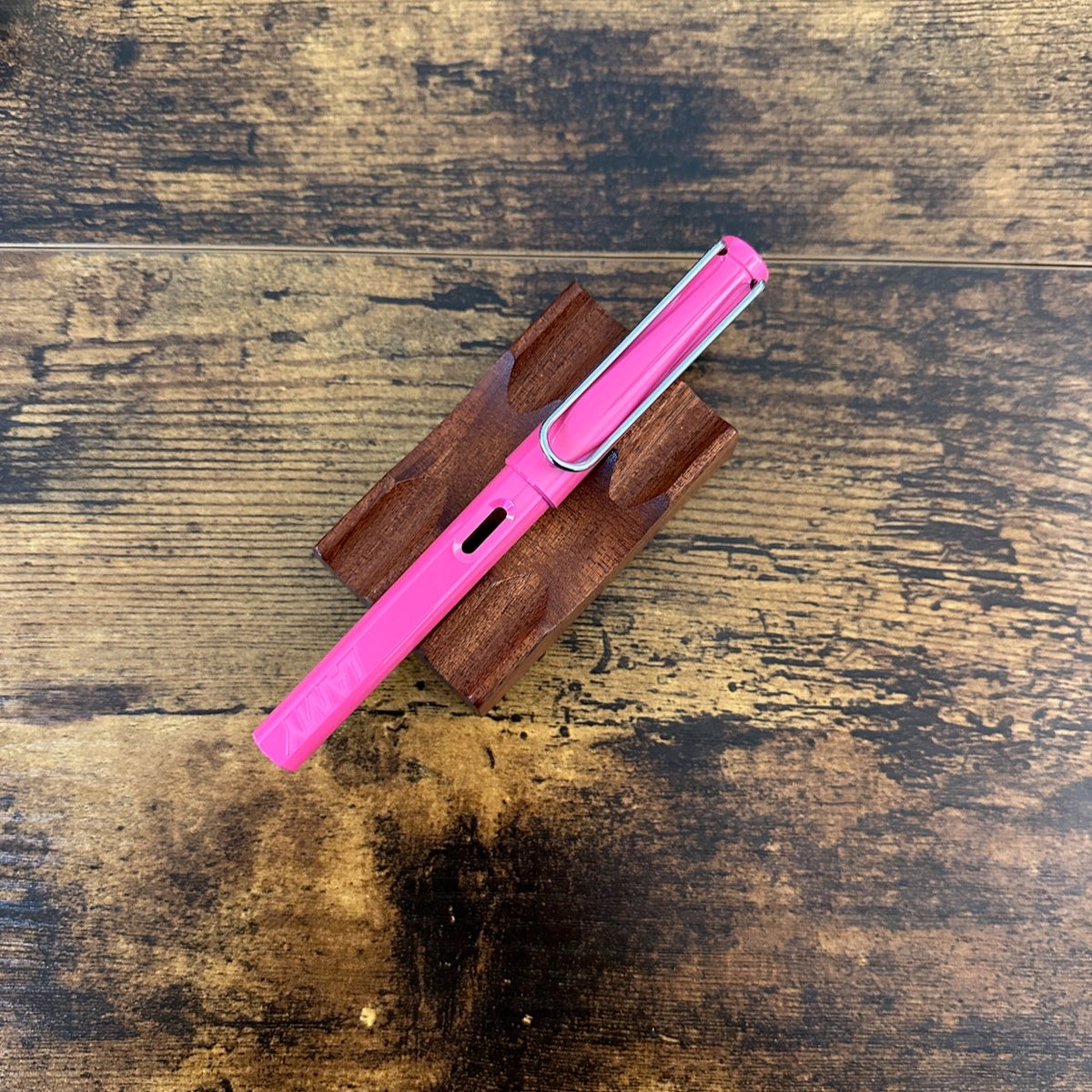 Lamy Safari Standard Fountain Pen Pink