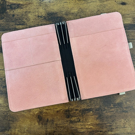 Roterfaden Taschenbegleiter LTD_034 (A5) Pink Suede Interior