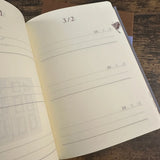 Midori 3-year Diaries Interior Layout Closeup