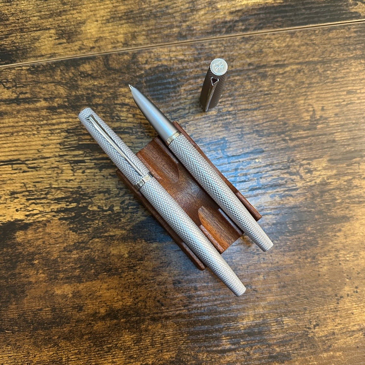 Diplomat Viper Fountain Pen Silver Uncapped