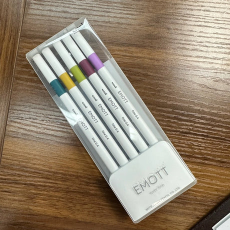 Uni EMOTT Fineliner Sets