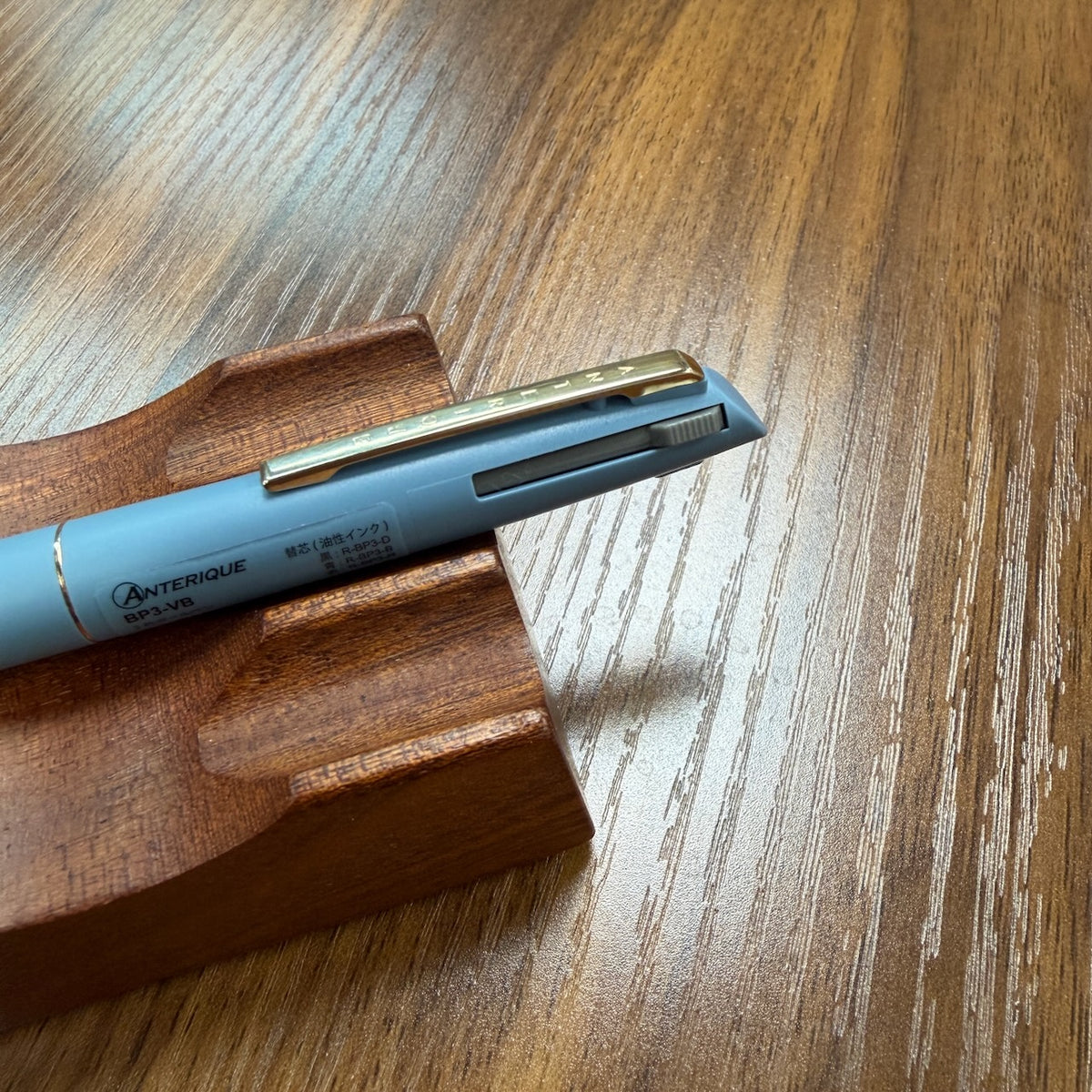 Anterique Stationers 3-Color Multi-Pen Multi Pen Knock Close-Up
