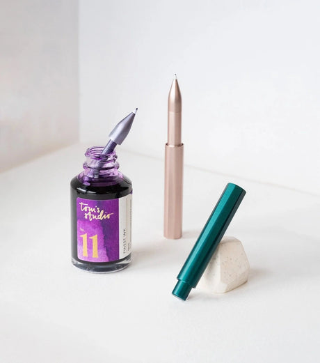 Tom's Studio Wren Refillable Fineliner Pen Filling from Ink Bottle