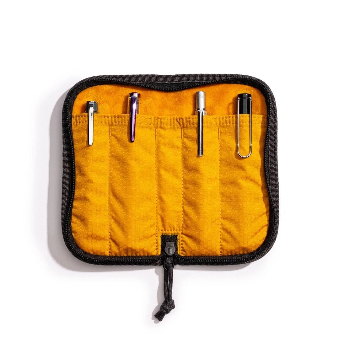 Lochby Quattro Four-Pen Case Charcoal Open