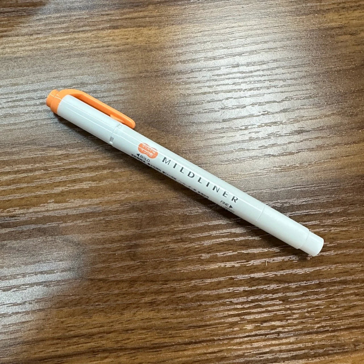 Zebra Mildliner highlighter with bold and  fine tips in Apricot (MAP)