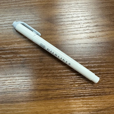 Zebra Mildliner highlighter with bold and  fine tips in Cool Grey (MCGR)