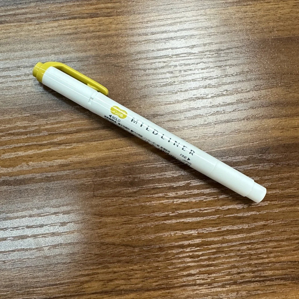 Zebra Mildliner highlighter with bold and  fine tips in Mimosa Yellow (MMY)