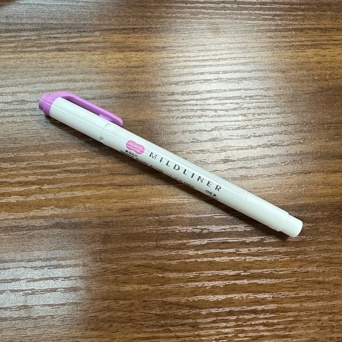 Zebra Mildliner highlighter with bold and  fine tips in Magenta (MMZ)