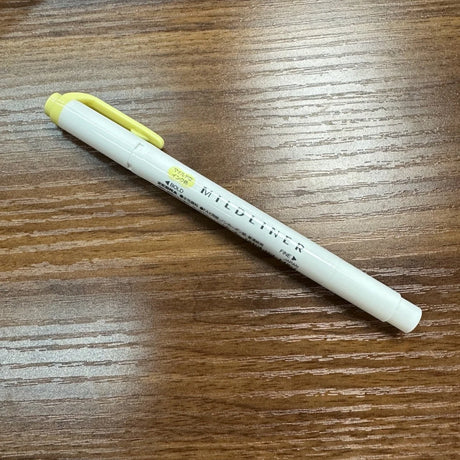 Zebra Mildliner highlighter with bold and  fine tips in Sherbet Yellow (MSY)